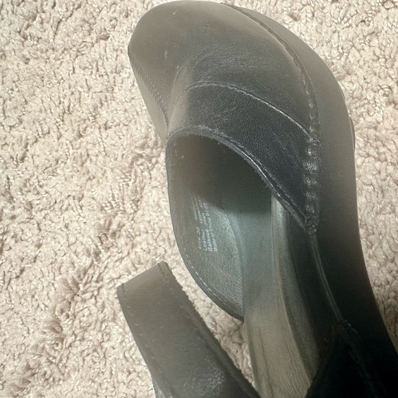 Dansko Mary Jane clogs. Barely worn size 38 ( size 7.5 equivalent) - Picture 6 of 6